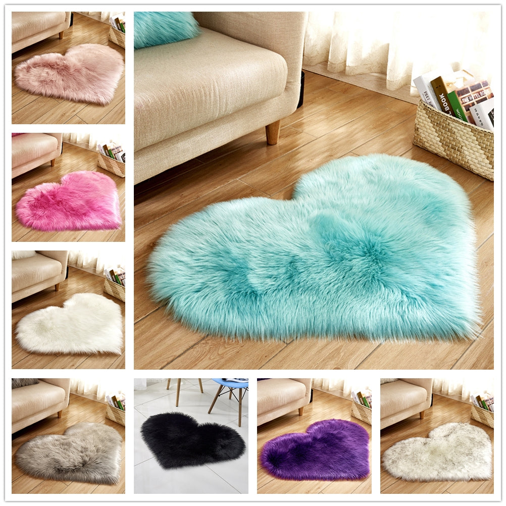 Heart?Shaped Plush Faux Fur Decorative Rug