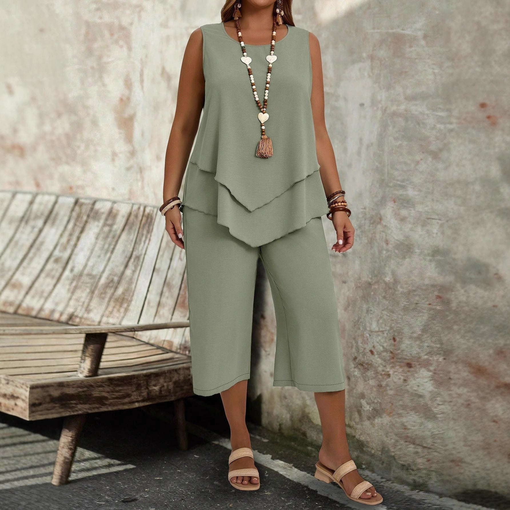 Casual Solid-Color Sleeveless Top & Cropped Pants Two-Piece Set